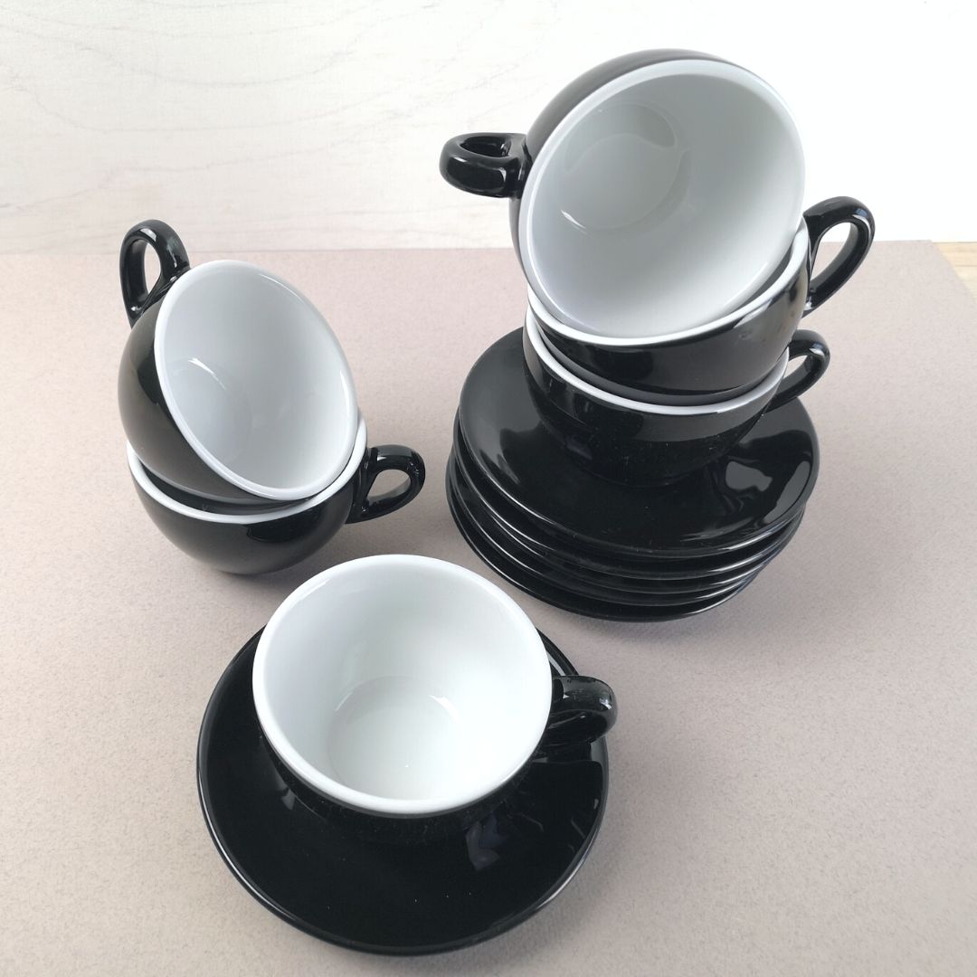 https://www.cremashop.eu/content/galleries/ipa/milano-latte-cup-nero/ipa-milano-latte-cup-nero-8197.jpg